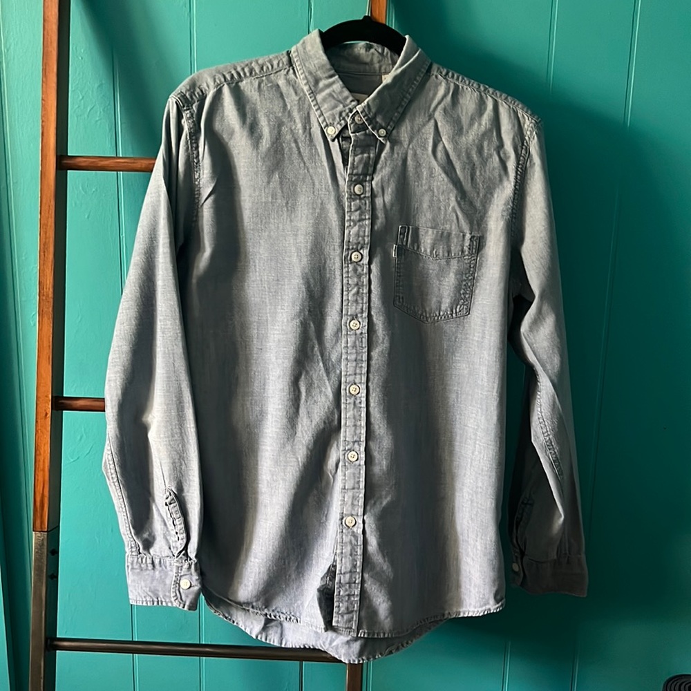 Levi’s Denim Button-Down Shirt
